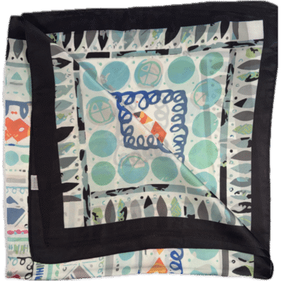 Apaszka szalik jasny - wzór w kolorowe figury